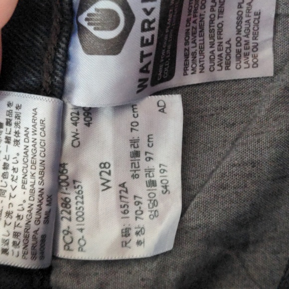 Levi's Wedgie jeans, black denim, straight leg, high rise, Size 28 - Picture 7 of 8